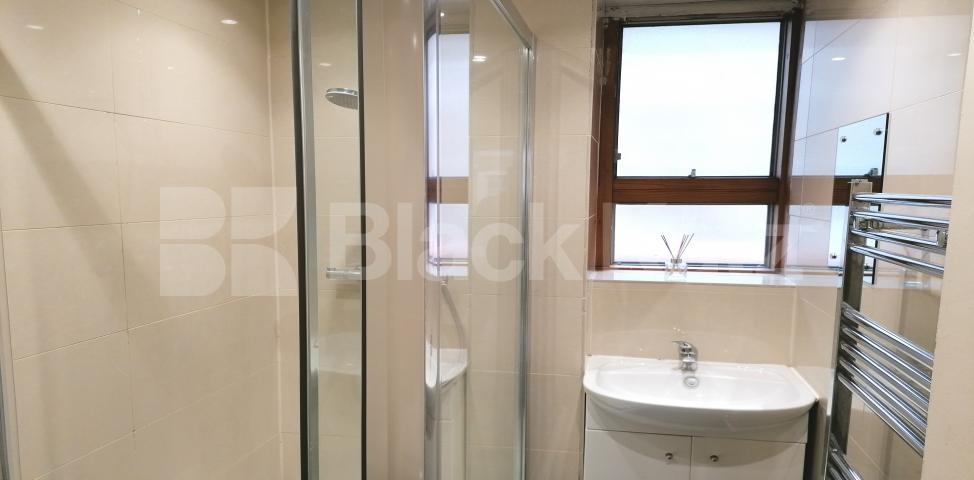 			LET , 2 Bedroom, 1 bath, 1 reception Apartment			 Morecombe Street , Elephant and Castle